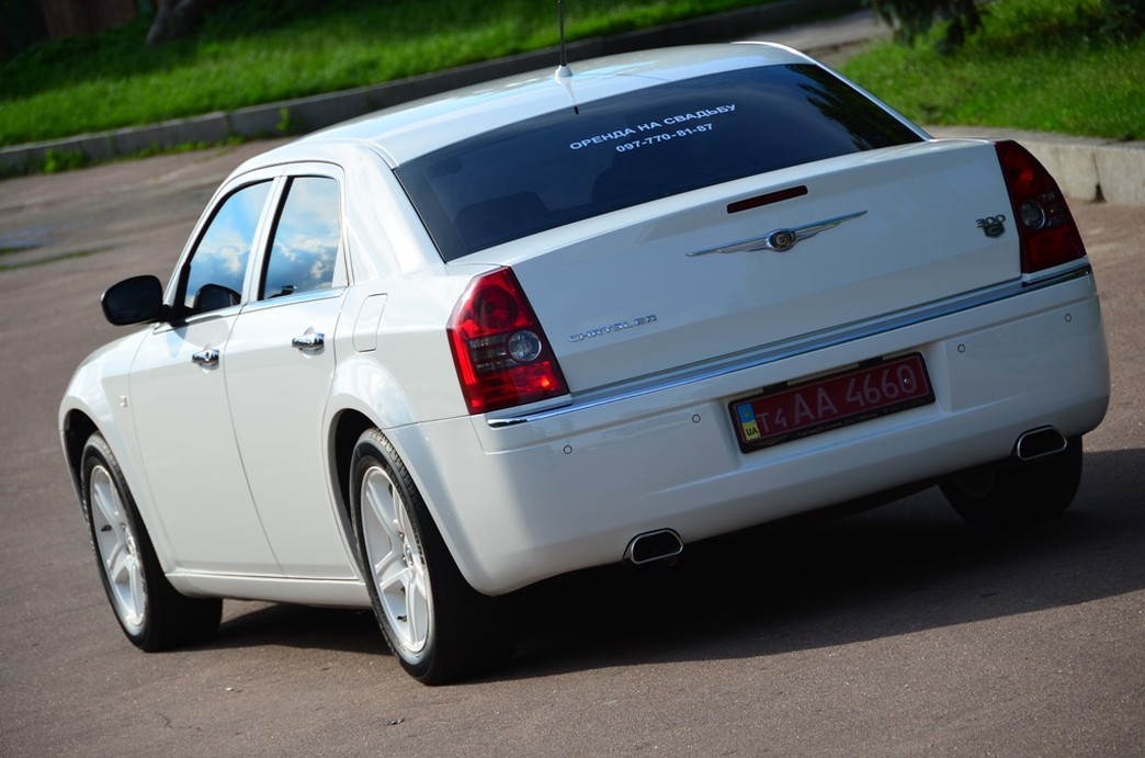 CHRYSLER — 300 C седан  