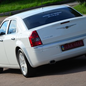 CHRYSLER — 300 C седан - авто на весілля у Хмельницькому - портфоліо 3