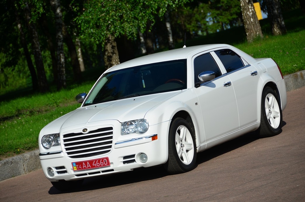 CHRYSLER — 300 C седан  
