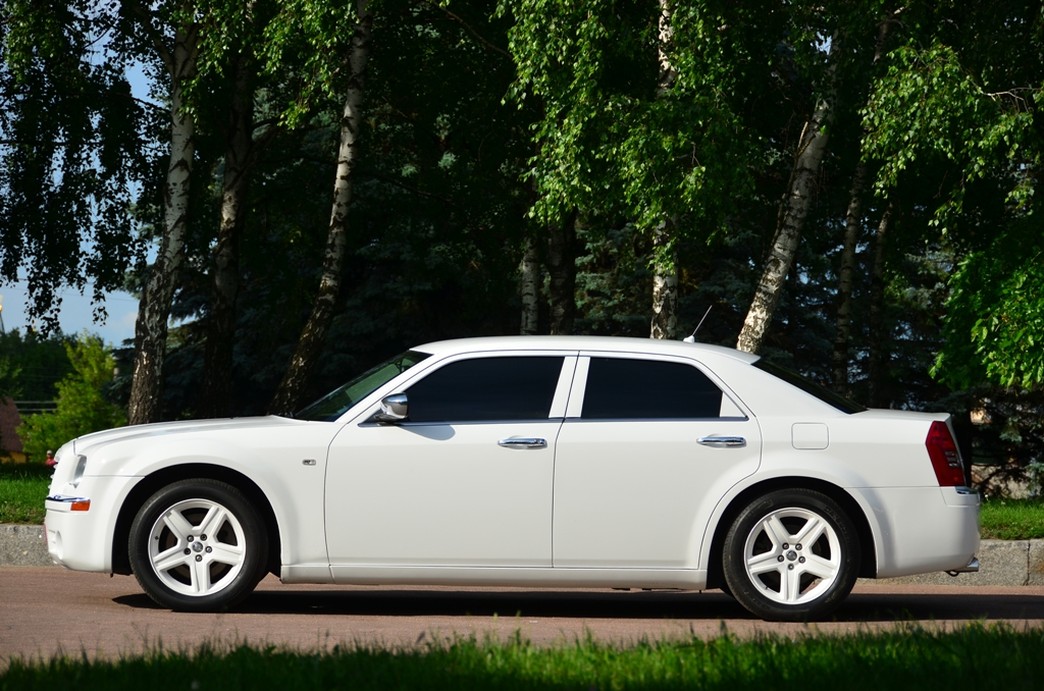 CHRYSLER — 300 C седан  
