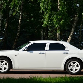 CHRYSLER — 300 C седан - авто на весілля у Хмельницькому - портфоліо 2