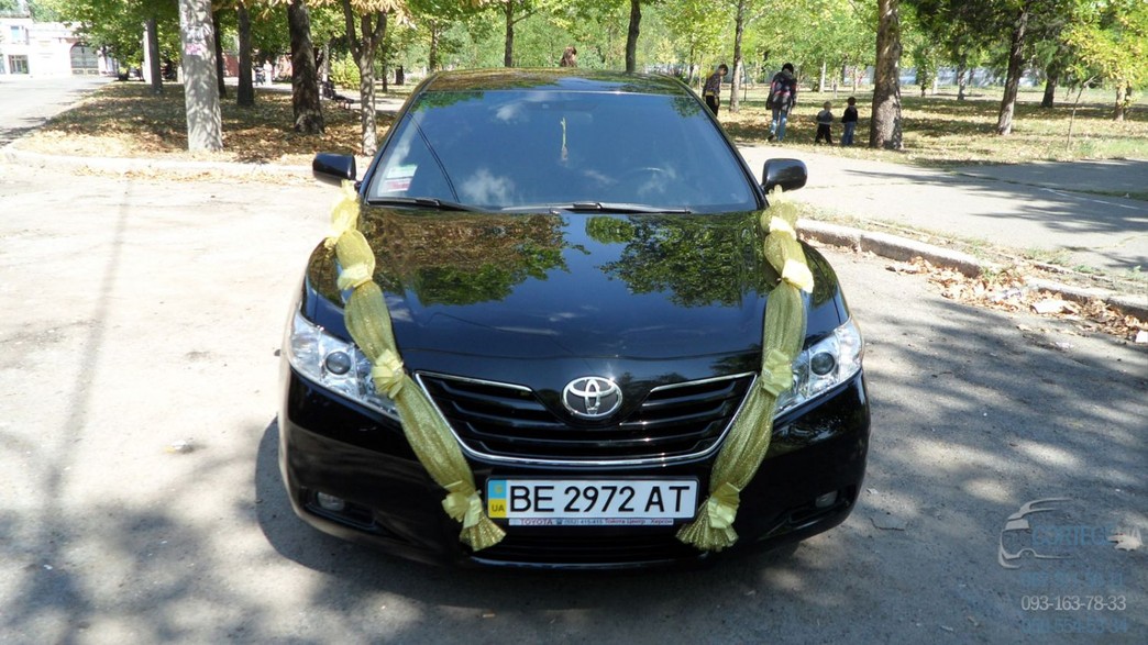 Toyota Camry черная 