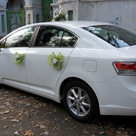 Toyota Avensis белая - авто на весілля у Миколаєві - портфоліо 2
