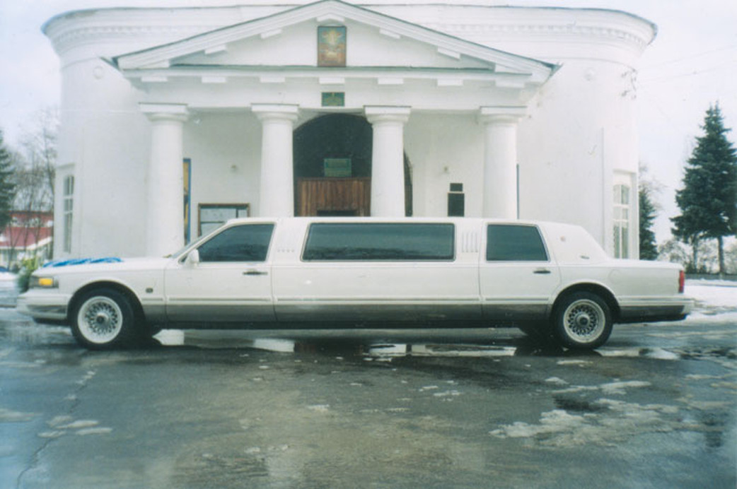 Lincoln Town Car St Tropez 
