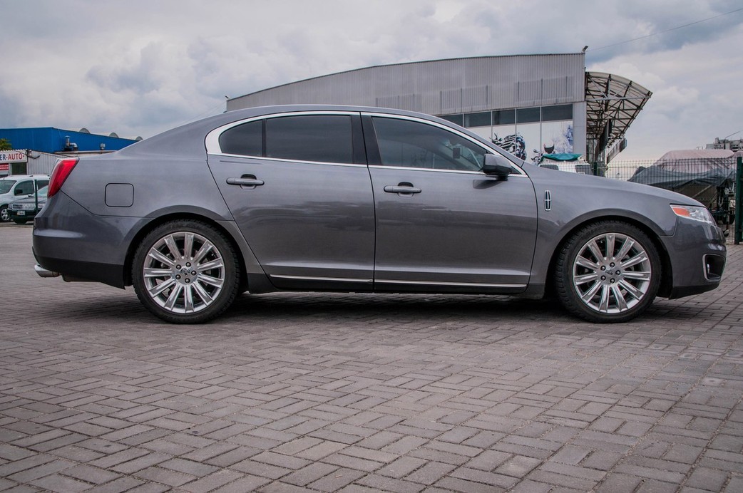 Lincoln MKS 