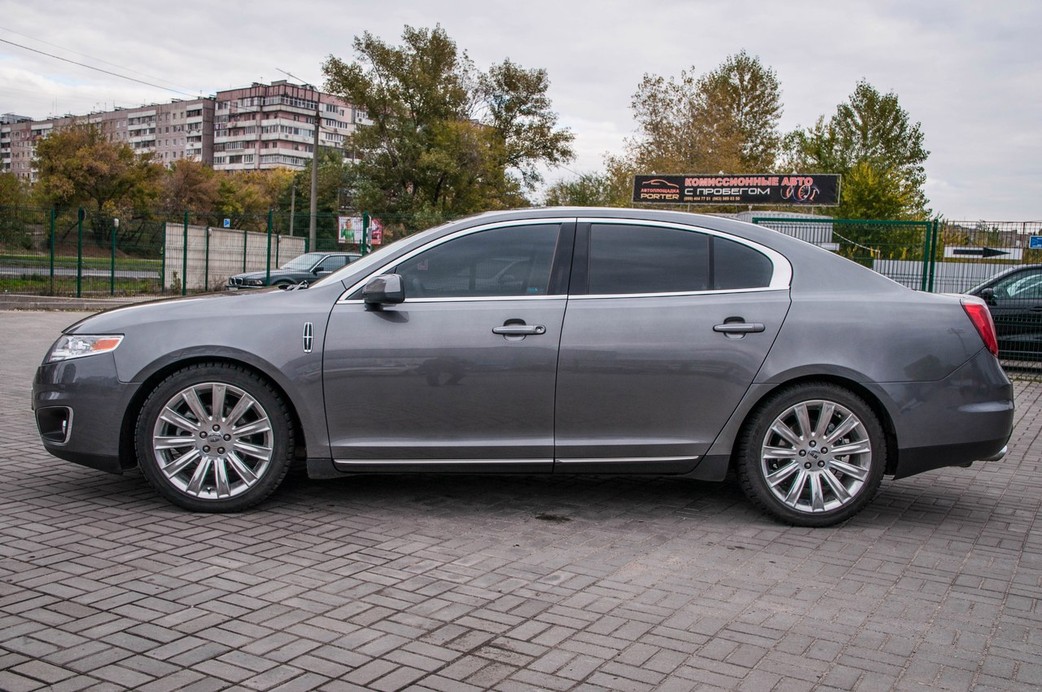 Lincoln MKS 