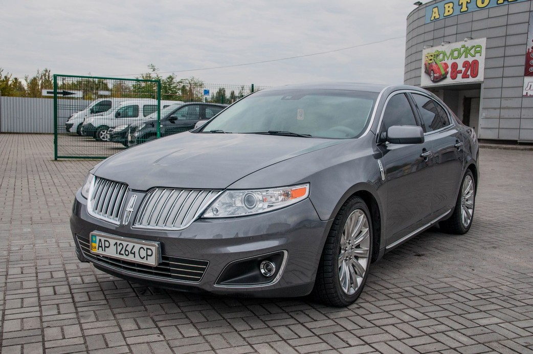 Lincoln MKS 