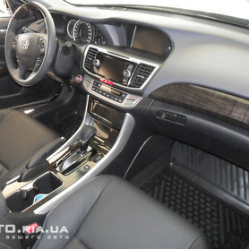 HONDA ACCORD - авто на весілля у Черкасах - портфоліо 4