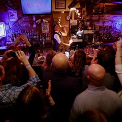 Ивент шоу бар Bar Feast - артист, шоу у Києві - фото 4