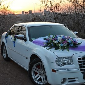 Седан Chrysler 300 C - авто на весілля у Чернігові - портфоліо 1