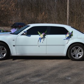 Седан Chrysler 300 C - авто на весілля у Чернігові - портфоліо 4