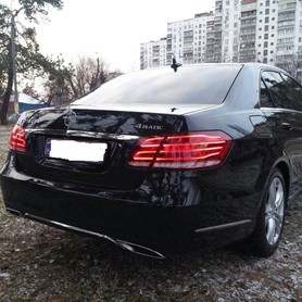 Mercedes E250 - авто на весілля у Чернігові - портфоліо 3