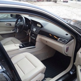 Mercedes E250 - авто на весілля у Чернігові - портфоліо 4