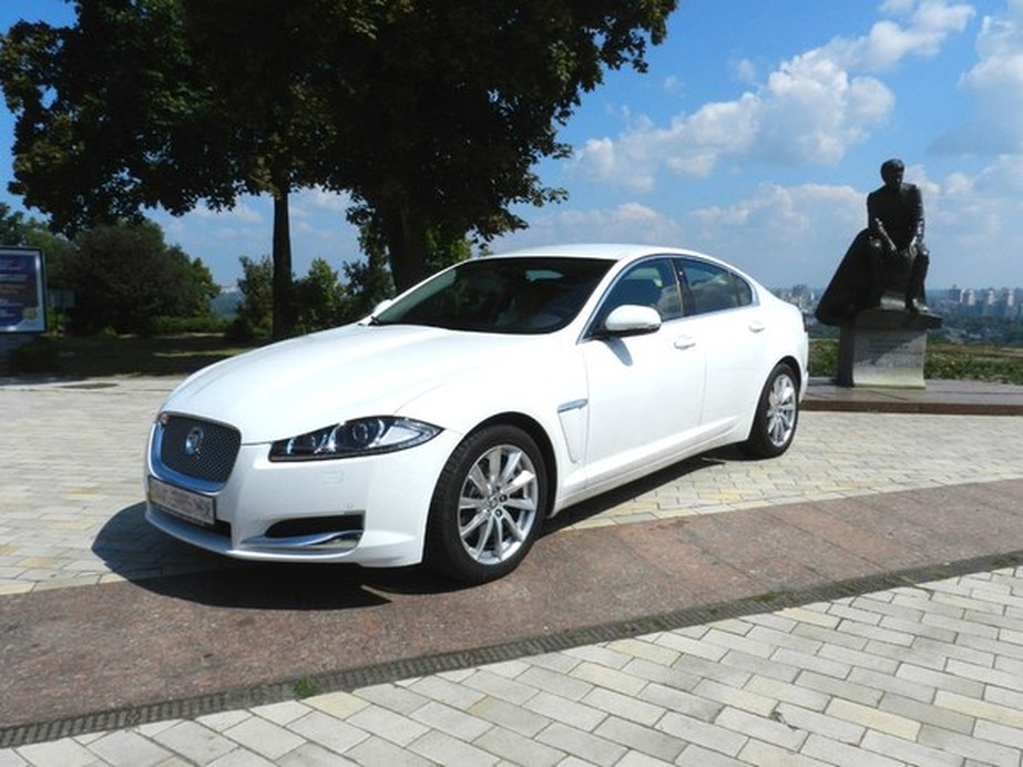 Jaguar XF 