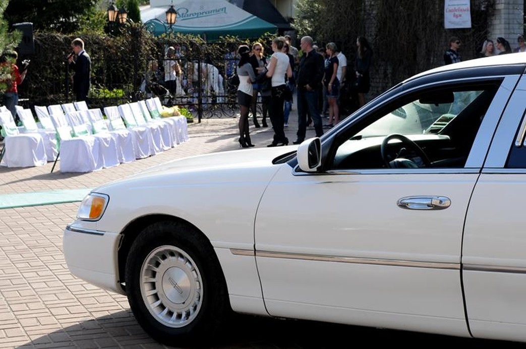 Лимузин Lincoln Town Car 