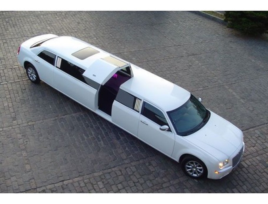 Лимузин Chrysler Bentley Style  