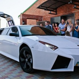 Лимузин Lamborghini Reventon - авто на весілля у Маріуполі - портфоліо 4