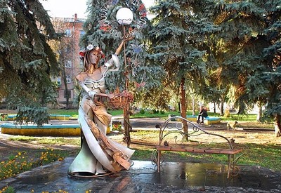Скульптура "Девушка-Весна" - фото 1