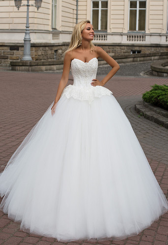OKSANA MUKHA
