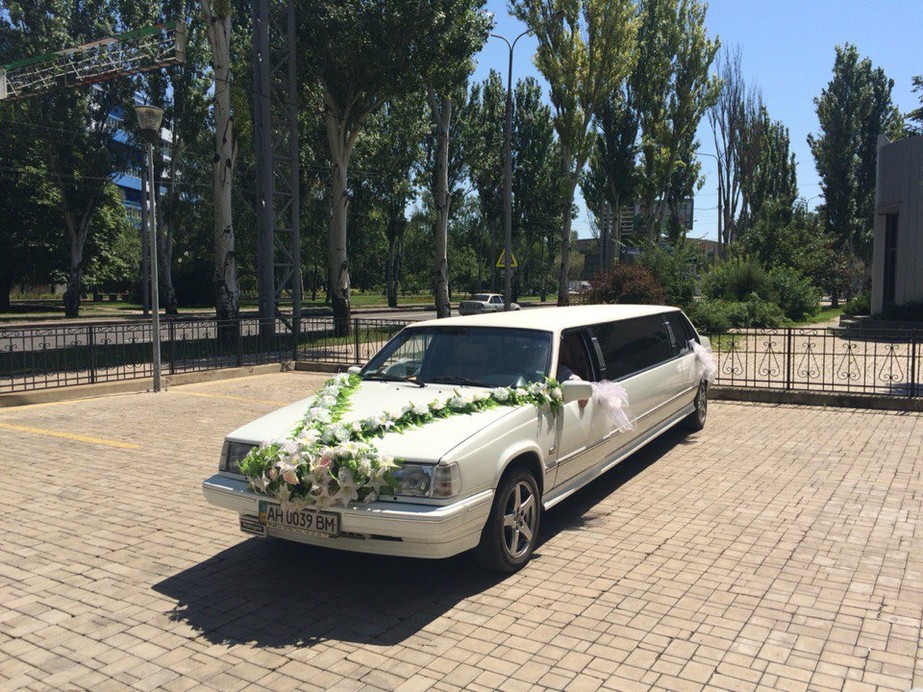 Лимузин на свадьбу, венчание и любой праздник. 