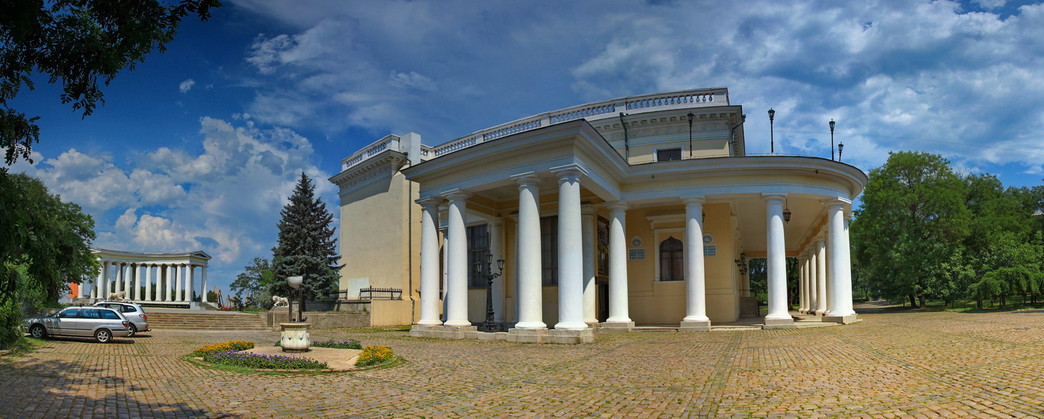 Приморский бульвар 