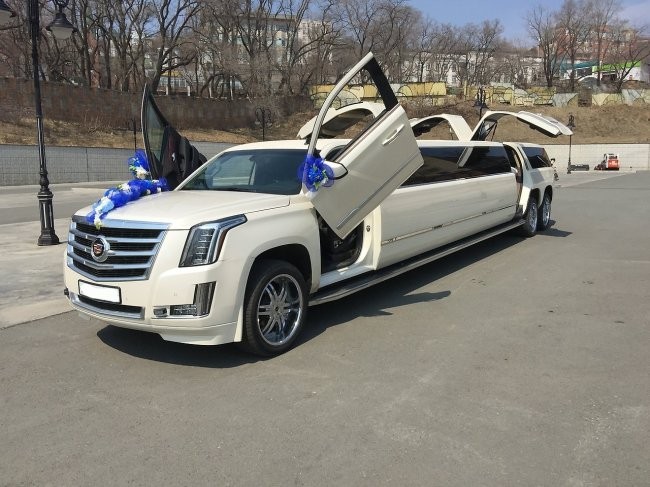Лимузин Cadillac Escalade 2018 