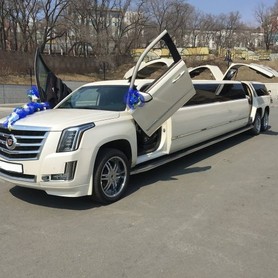 Лимузин Cadillac Escalade 2018 - авто на весілля у Києві - портфоліо 2