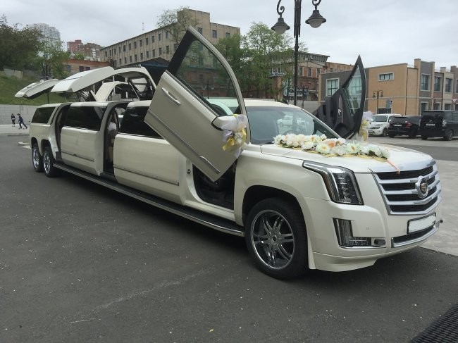 Лимузин Cadillac Escalade 2018 