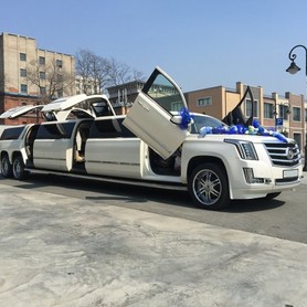 Лимузин Cadillac Escalade 2018 - авто на весілля у Києві - портфоліо 1