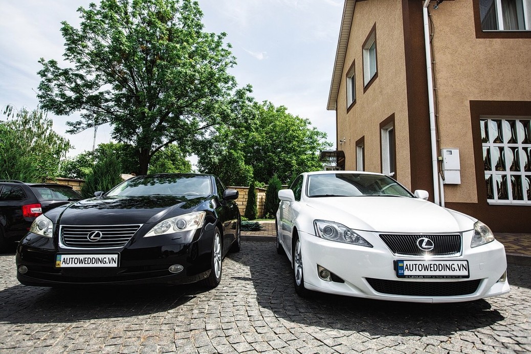 Lexus EX350 